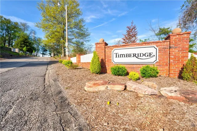 $190,000 | 202 Timberidge Drive, Bethel Park, PA 15102