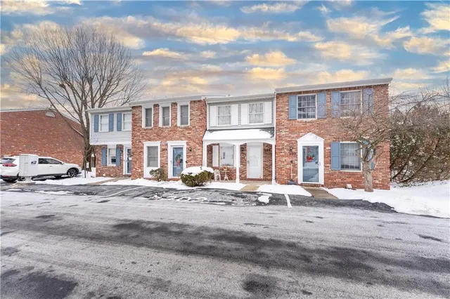 $190,000 | 202 Timberidge Drive, Bethel Park, PA 15102