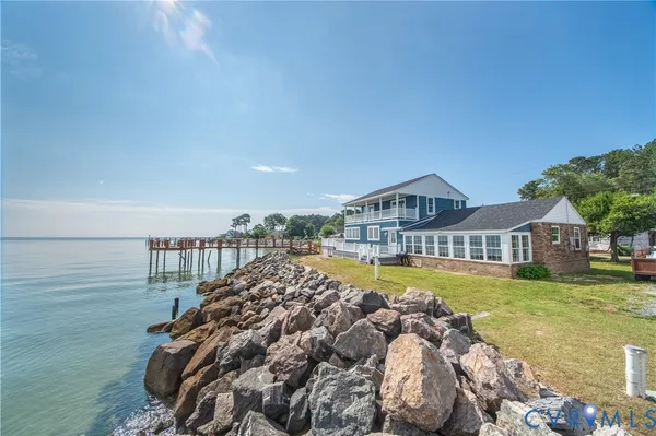 $899,000 | 154 Riverside Drive, Deltaville, VA 23043