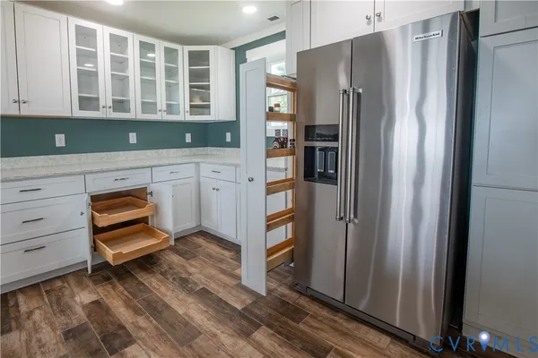 $899,000 | 154 Riverside Drive, Deltaville, VA 23043