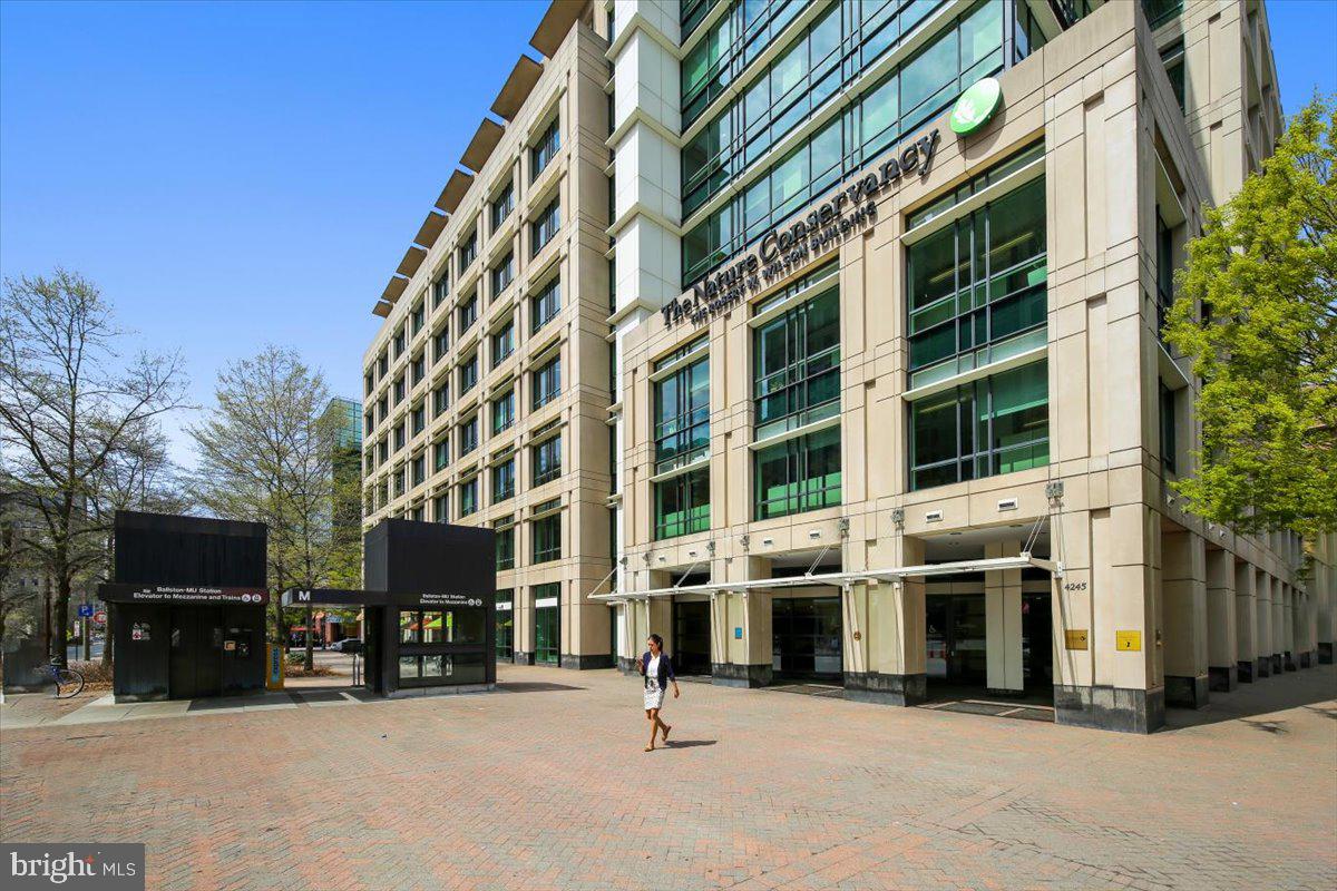 851 North Glebe Road, Unit 1003 Arlington, VA 22203 - Photo 64 of 73