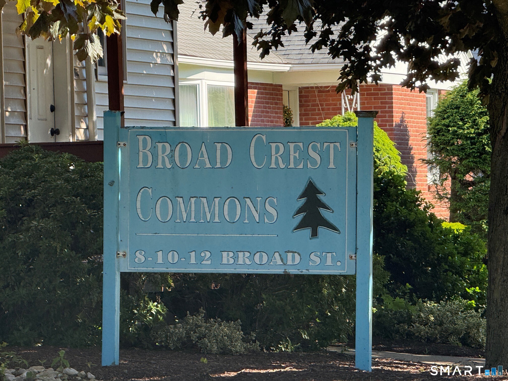 8-10 Broad Street, Unit 104 Meriden, CT 06450 - Photo 7 of 8 Complex signage