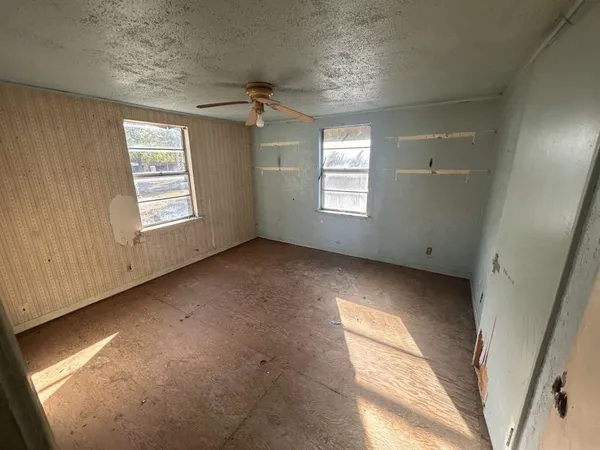$71,249 | 710 East Walnut Street, Nocona, TX 76255