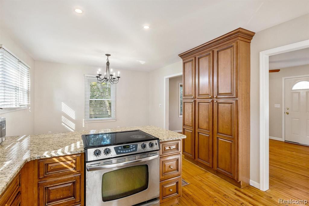 1335 South Troy, MI 48098 - Photo 7 of 40