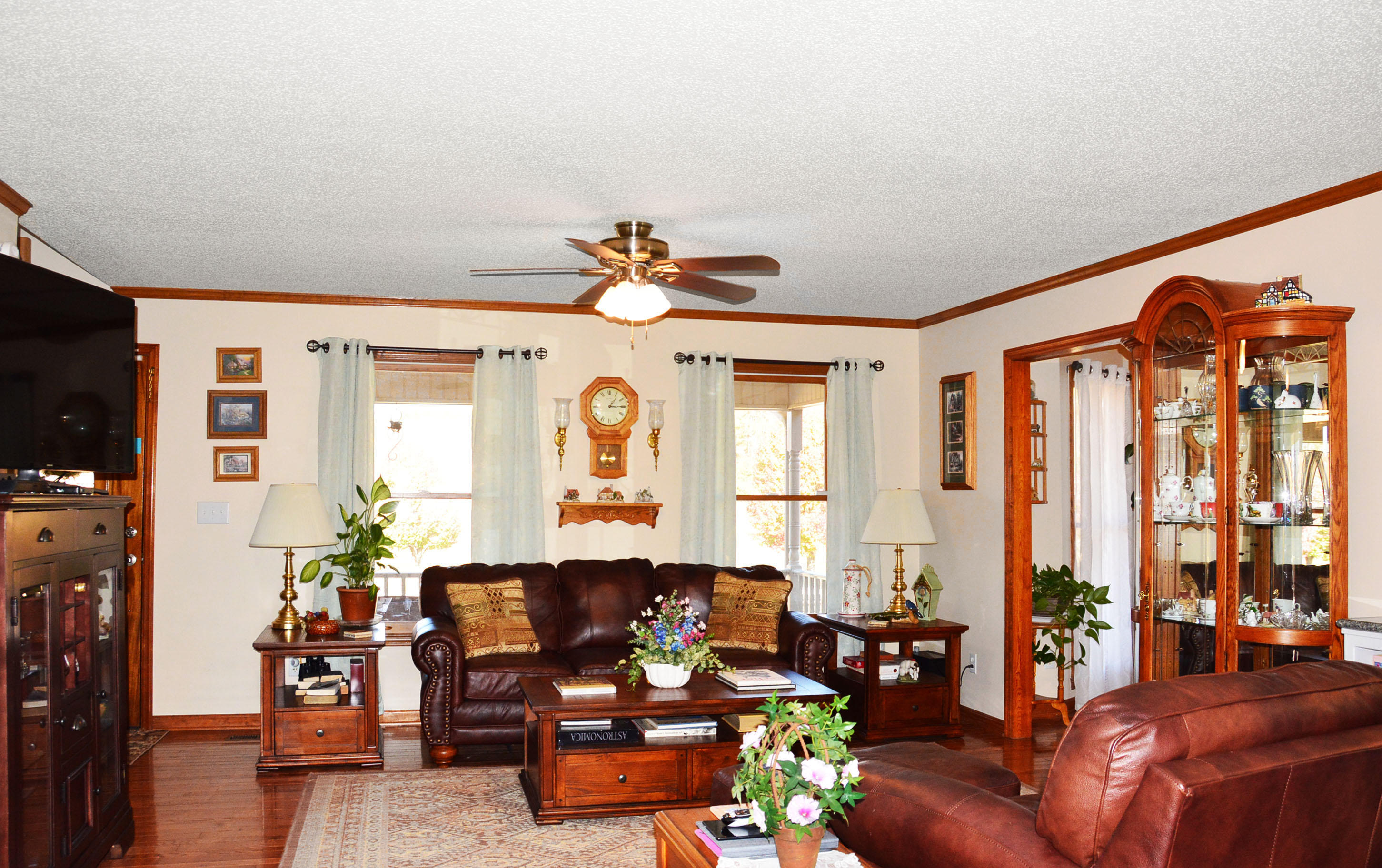 747 Pinhook Road, Unit 10 Calhoun, TN 37309 - Photo 4 of 30 Great Room