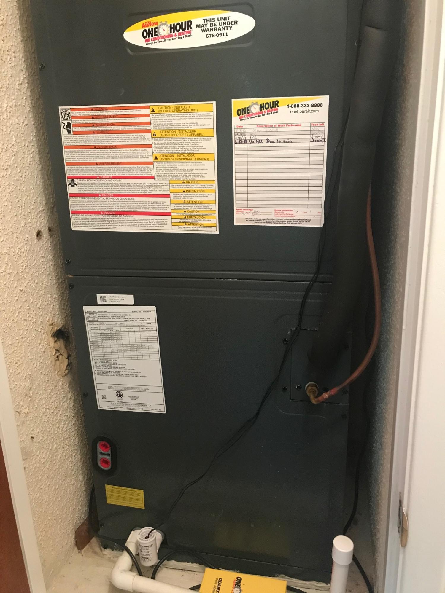 3606 Airport Road Crestview, FL 32539 - Photo 35 of 57 a view of an empty room and a window