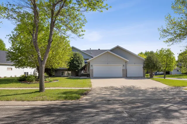 $375,000 | 3138 25th Avenue South, Fargo, ND 58103