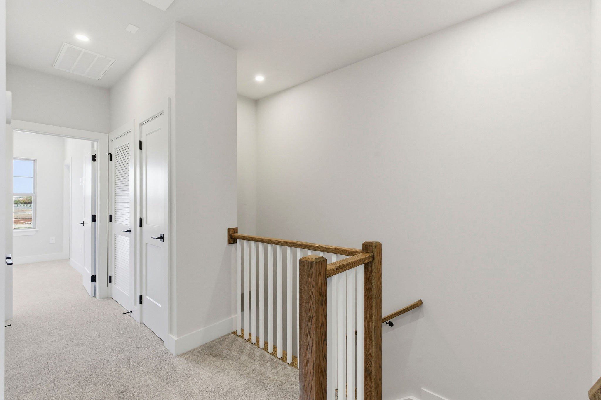 2615 Wilkinson Pike, Unit 1007 Murfreesboro, TN 37129 - Photo 21 of 43 a view of a hallway with a elevator