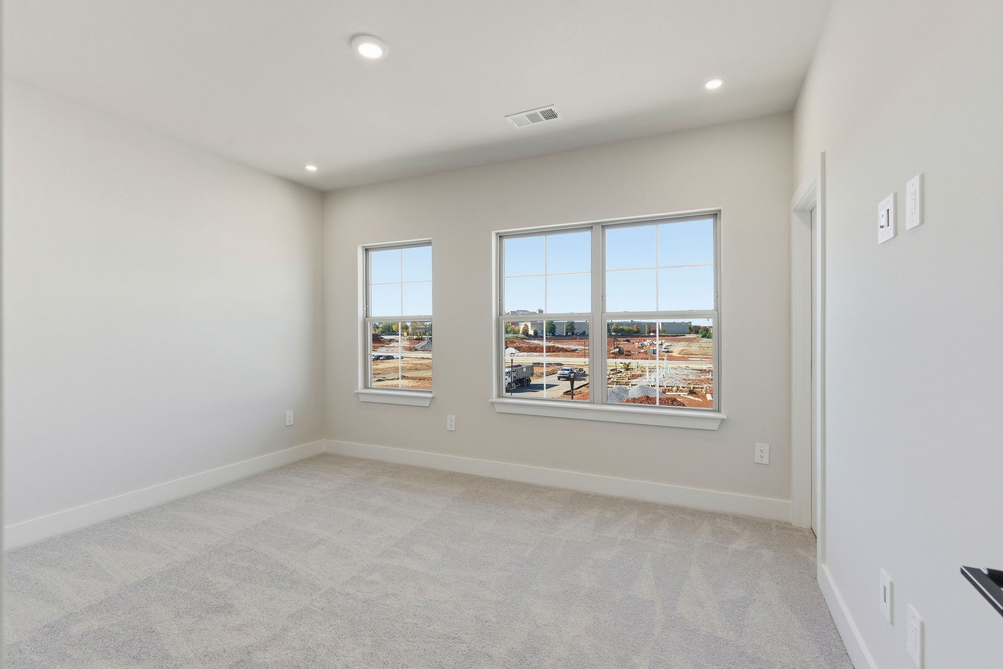 2615 Wilkinson Pike, Unit 1007 Murfreesboro, TN 37129 - Photo 23 of 43 an empty room with a window