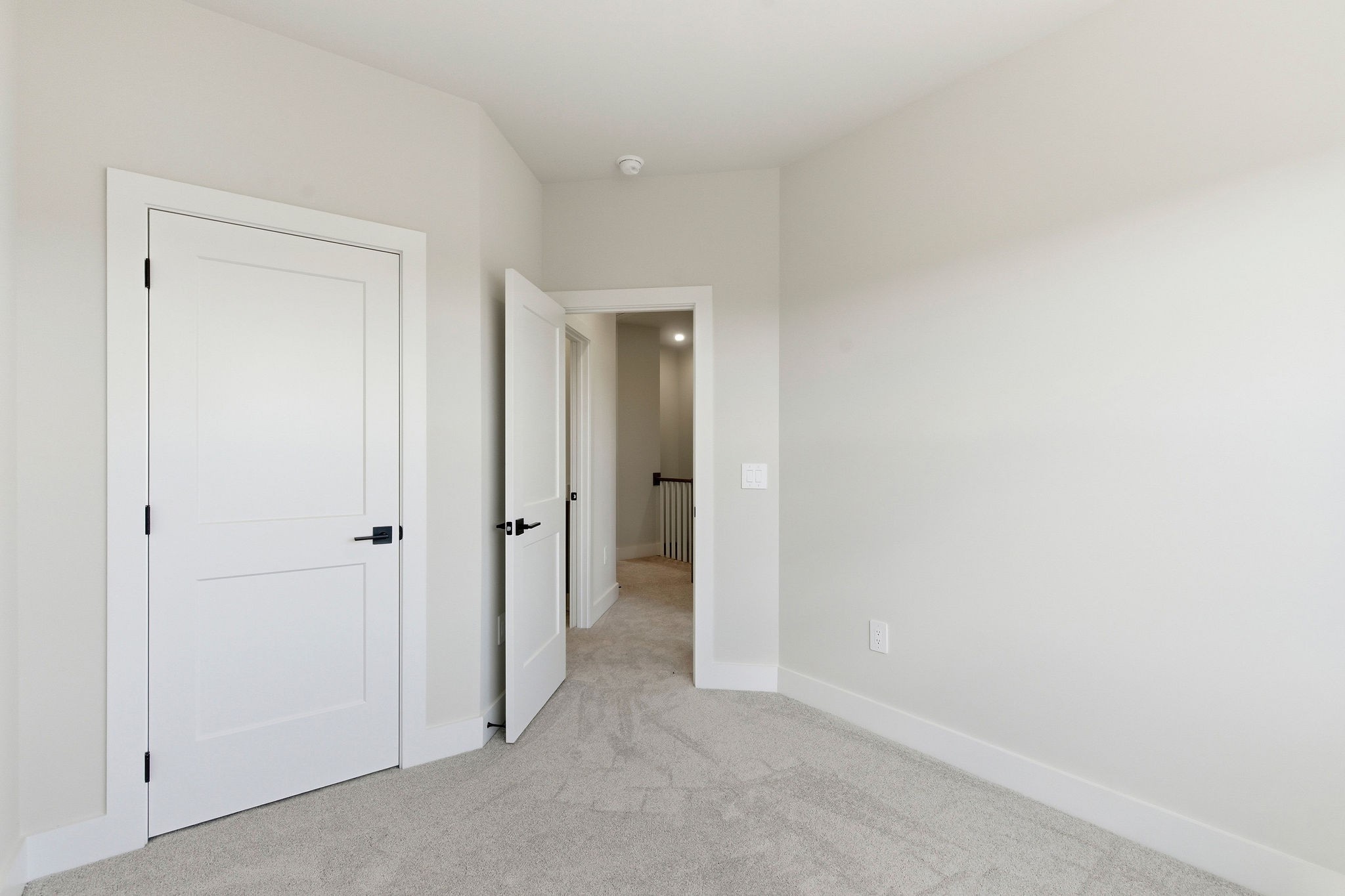 2615 Wilkinson Pike, Unit 1007 Murfreesboro, TN 37129 - Photo 32 of 43 a view of an empty room and closet