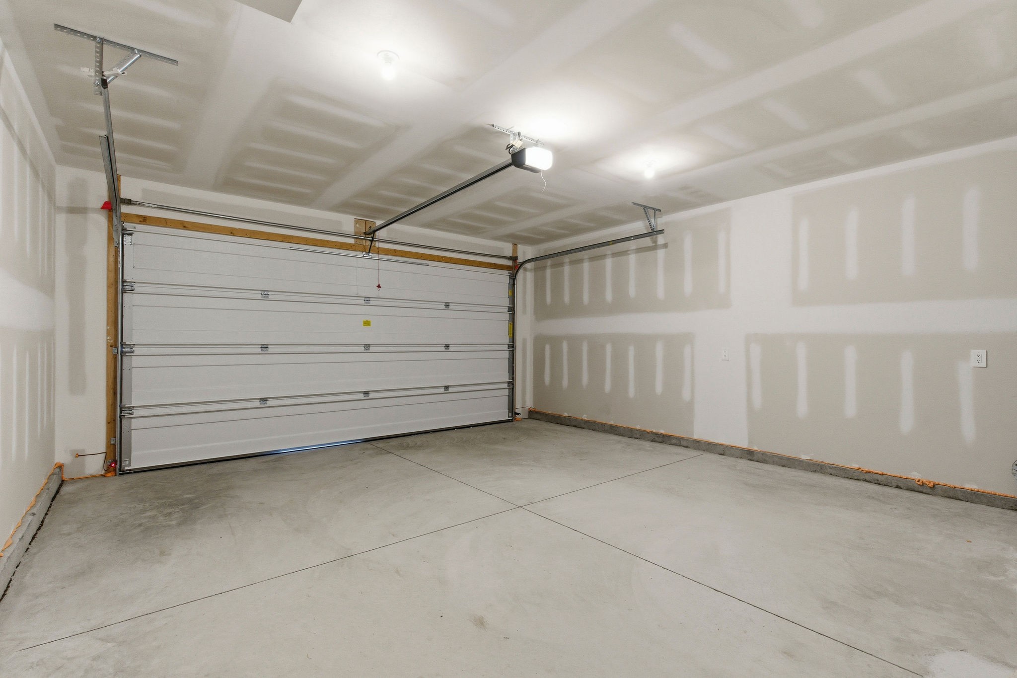 2615 Wilkinson Pike, Unit 1007 Murfreesboro, TN 37129 - Photo 33 of 43 a view of a garage