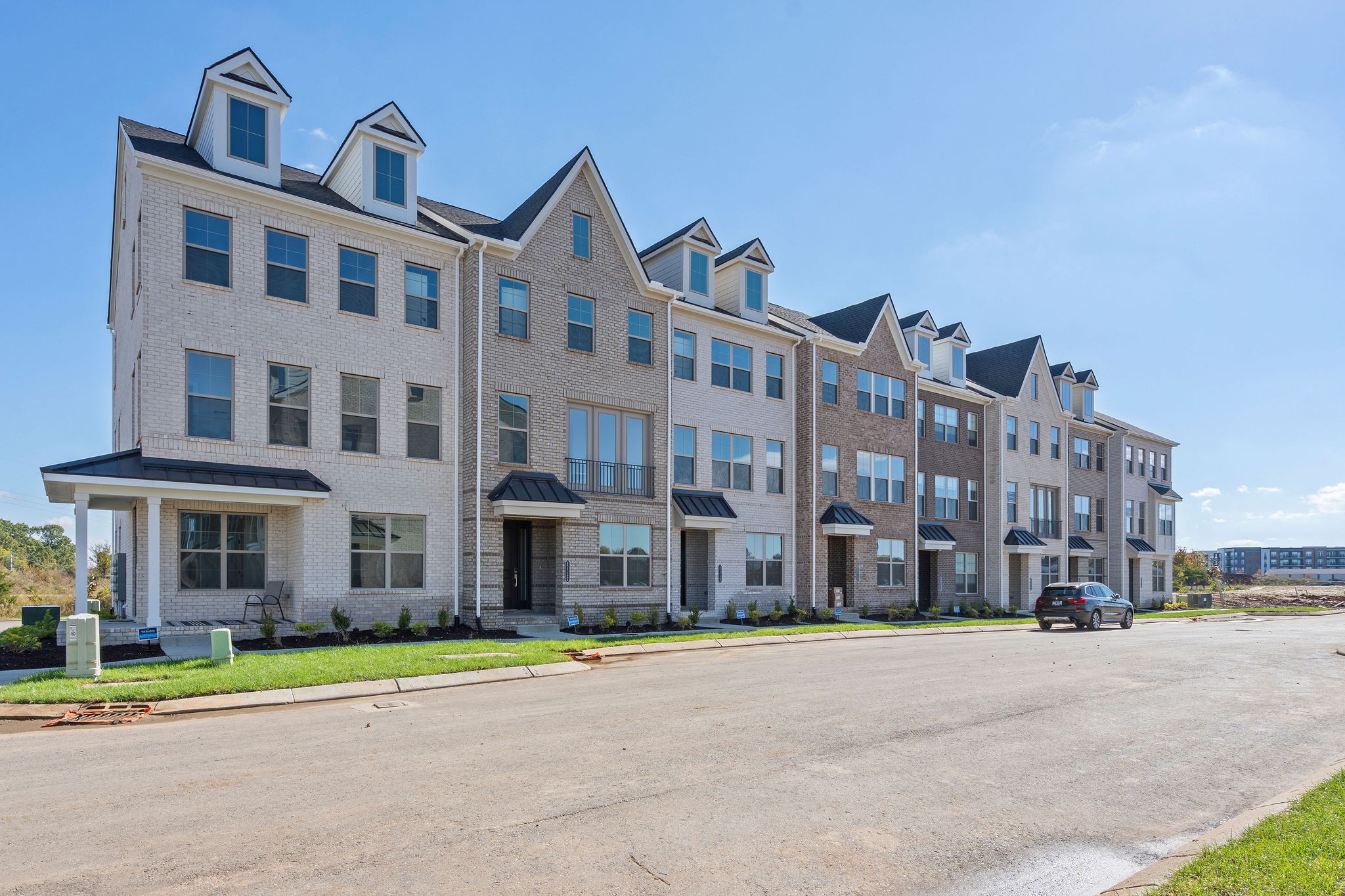 2615 Wilkinson Pike, Unit 1007 Murfreesboro, TN 37129 - Photo 41 of 43 a view of a building with a street