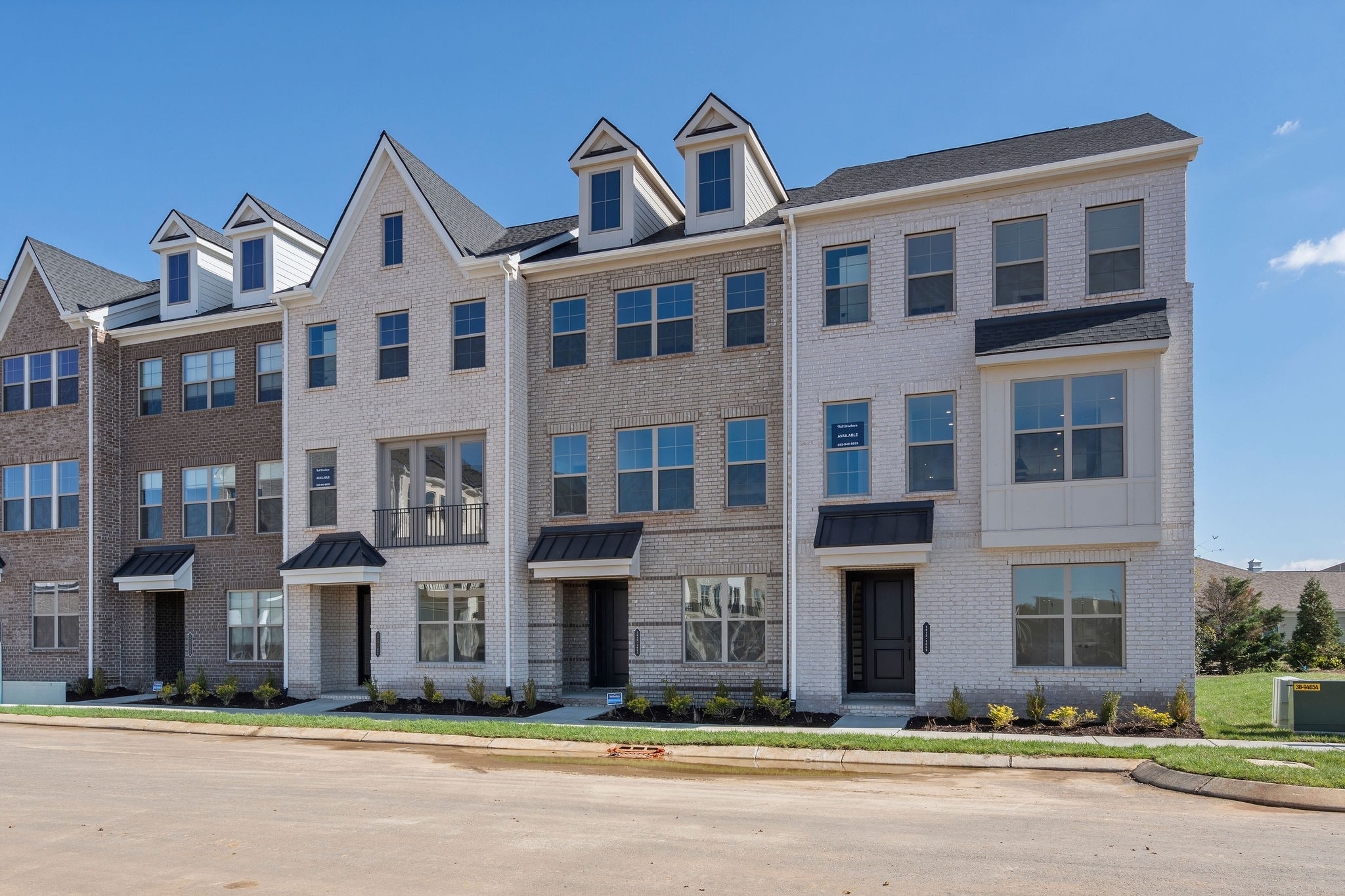 2615 Wilkinson Pike, Unit 1007 Murfreesboro, TN 37129 - Photo 42 of 43 a front view of a building