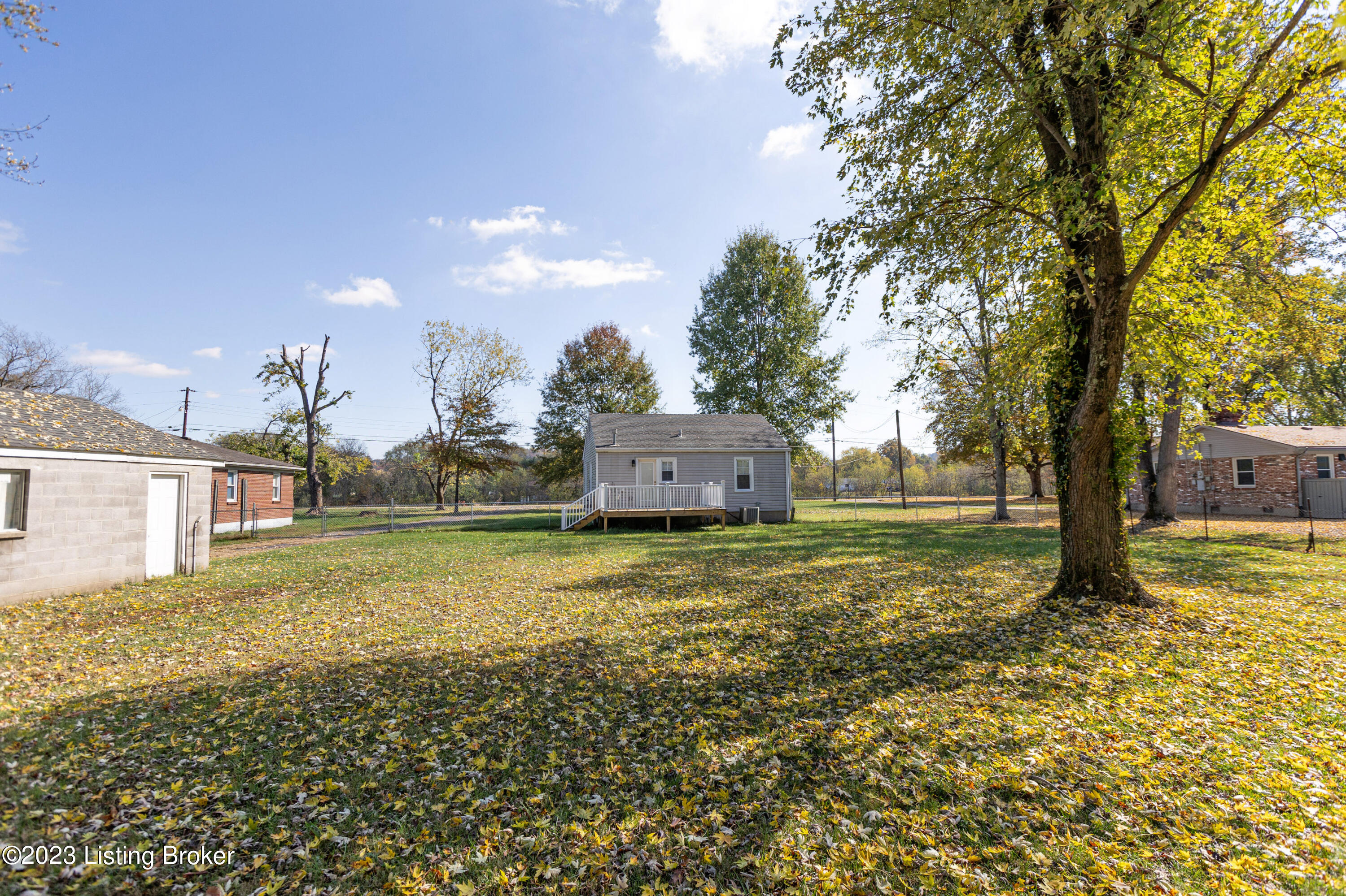 13522 Old Distillery Road Louisville, KY 40272 - Photo 14 of 18 031