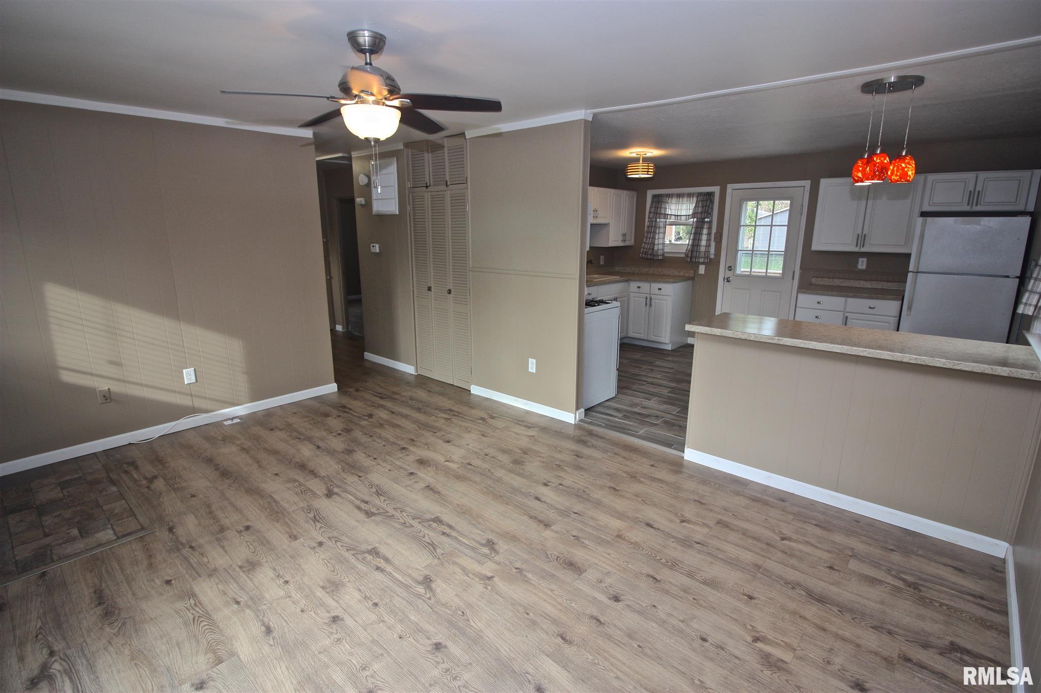 1019 Lincoln Road Marquette Heights, IL 61554 - Photo 12 of 36 Gallery Image 12