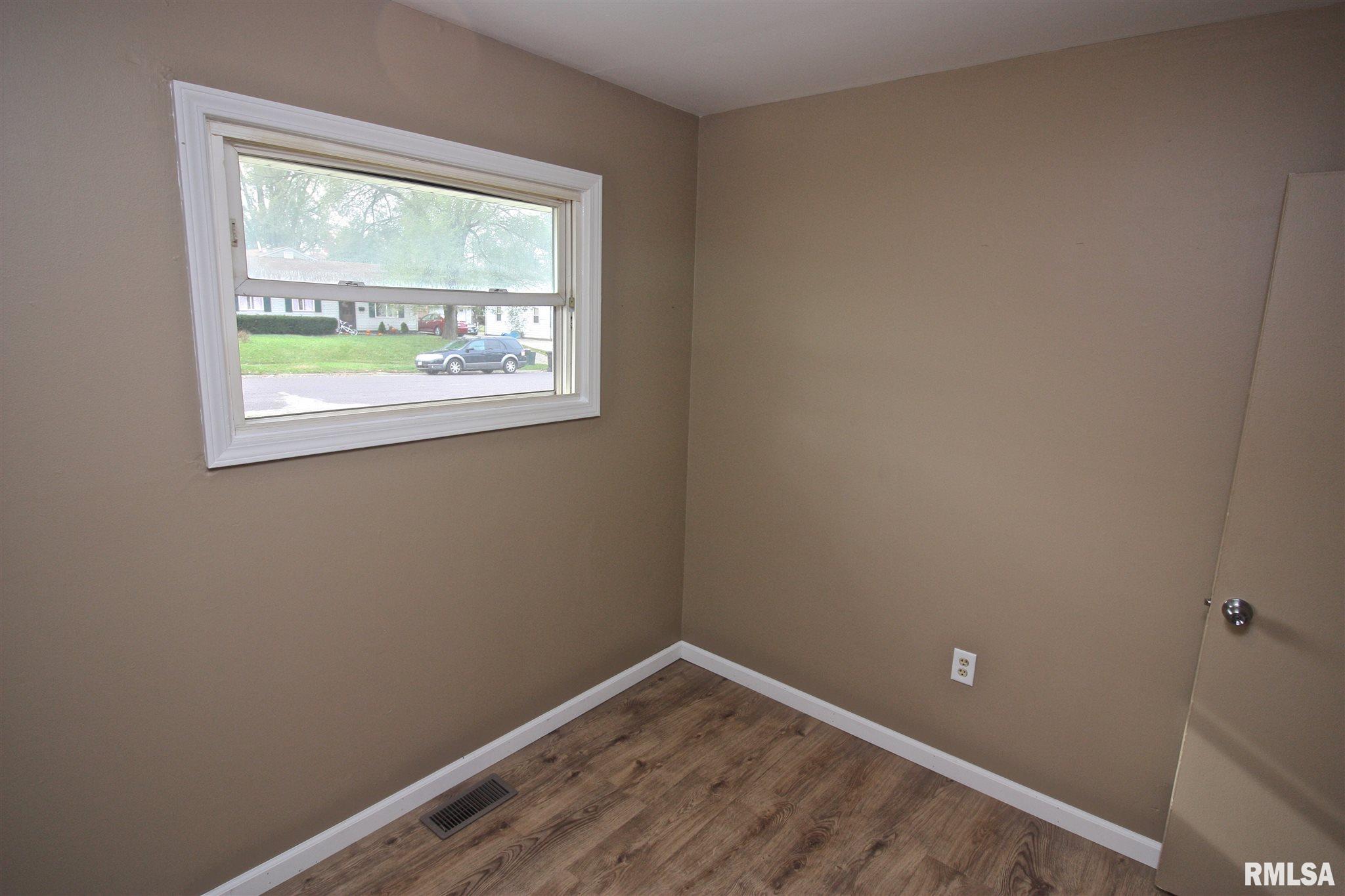 1019 Lincoln Road Marquette Heights, IL 61554 - Photo 34 of 36 Gallery Image 34