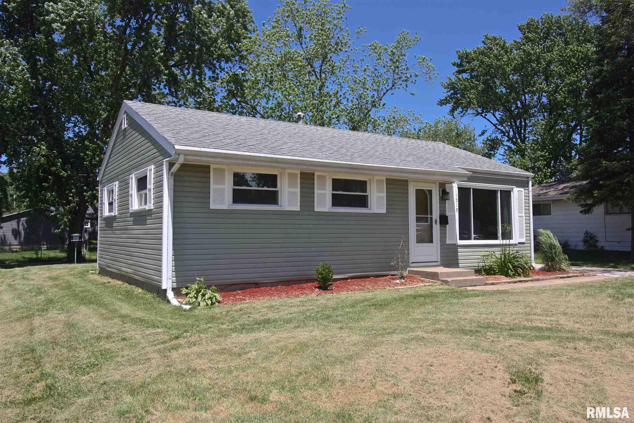 1019 Lincoln Road Marquette Heights, IL 61554 - Photo 4 of 36 Gallery Image 4