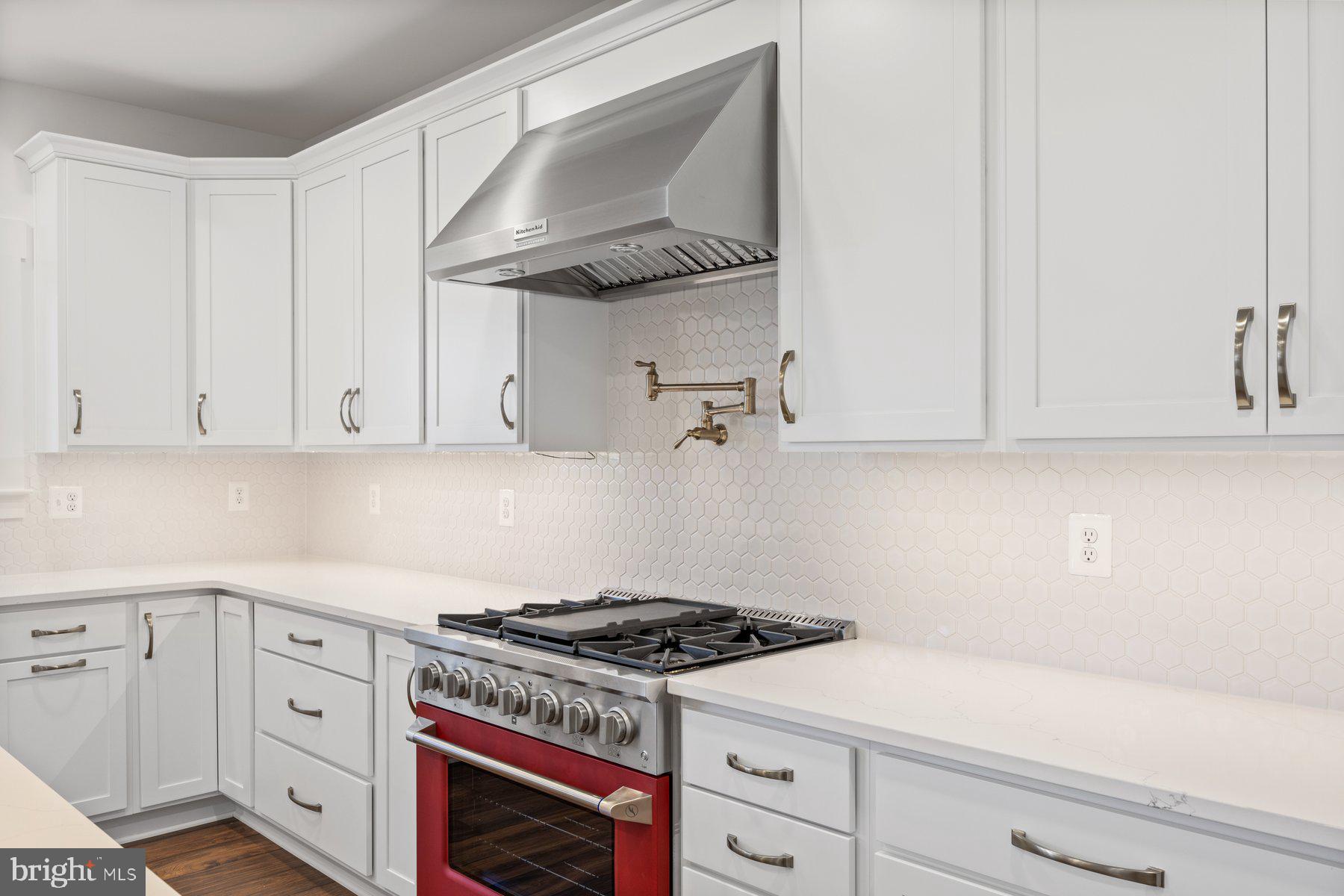 6720 Oakridge Road New Market, MD 21774 - Photo 10 of 41 Stunning stove and pot filler!