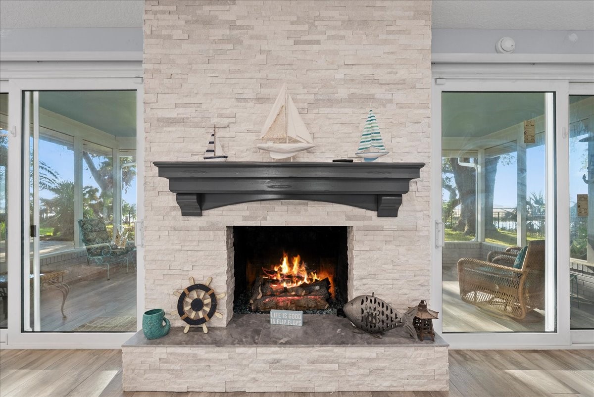 85316 Avant Road Yulee, FL 32097 - Photo 23 of 62 a living room with a fireplace