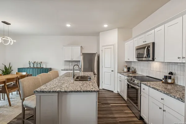 $2,150 | 5822 Lilac Landing, Converse, TX 78109