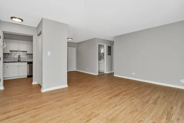 $1,750 | 909 Plainfield Road, Unit 7, Darien, IL 60561