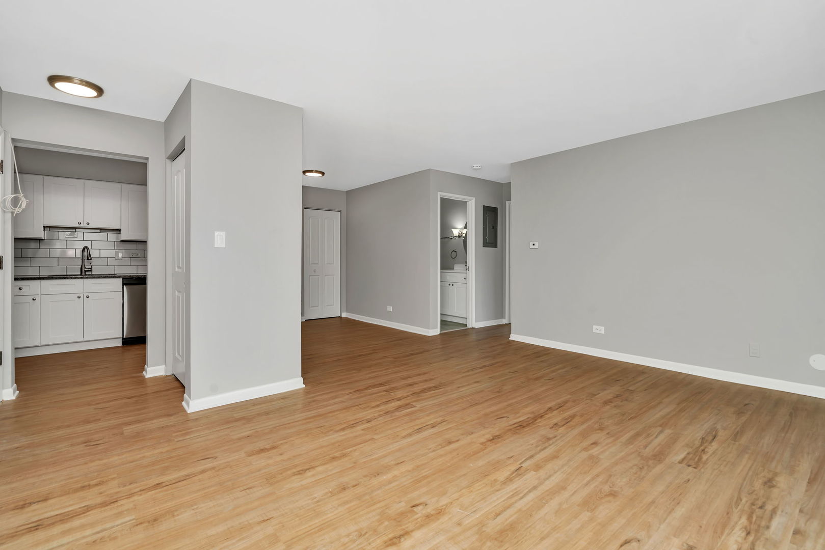 909 Plainfield Road, Unit 7 Darien, IL 60561 - Photo 12 of 16