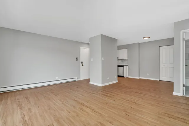 $1,750 | 909 Plainfield Road, Unit 7, Darien, IL 60561