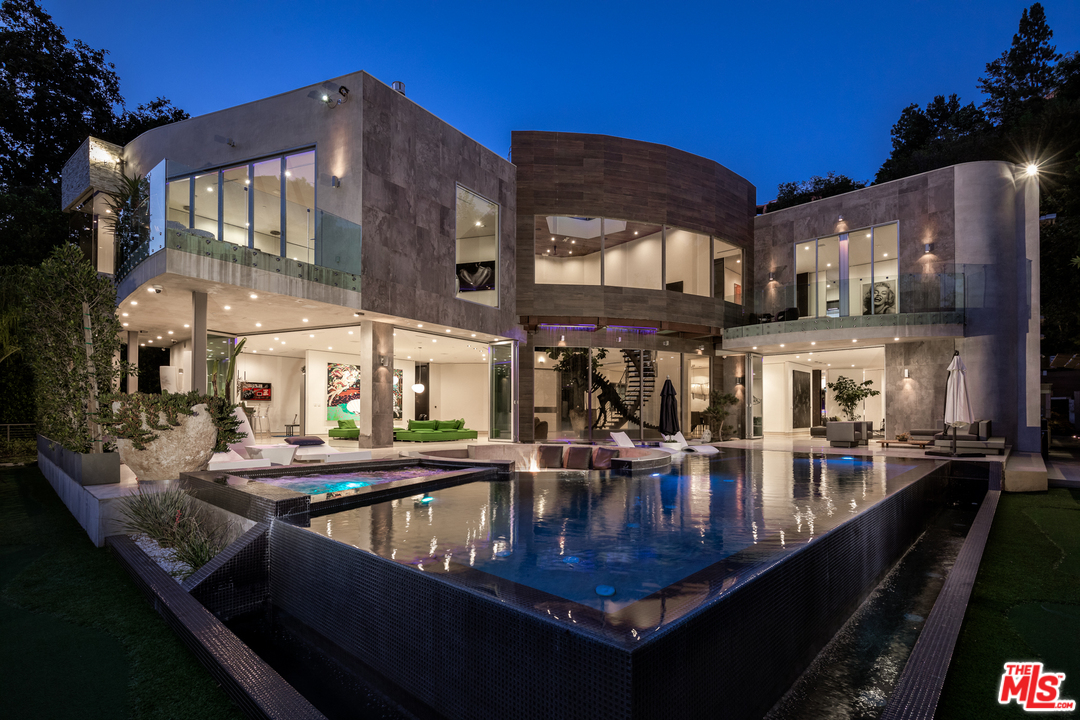 1006 Chantilly Road Los Angeles, CA 90077 - Photo 1 of 17