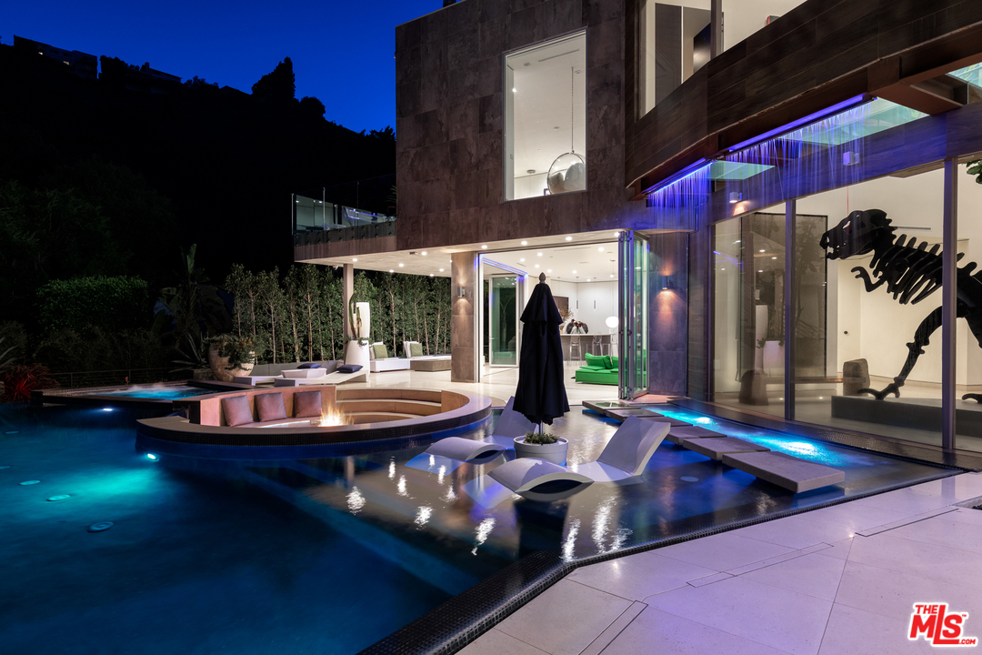 1006 Chantilly Road Los Angeles, CA 90077 - Photo 16 of 17