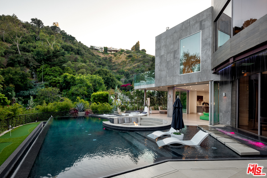 1006 Chantilly Road Los Angeles, CA 90077 - Photo 6 of 17