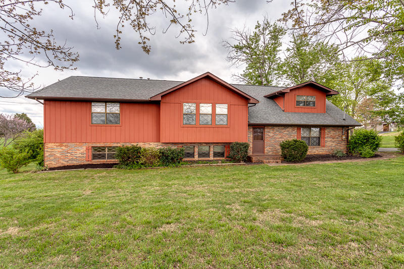 1075 West Hunt Road Alcoa, TN 37701 - Photo 2 of 30 003180409-3-1075WHuntRdAlcoaTN-SMALL