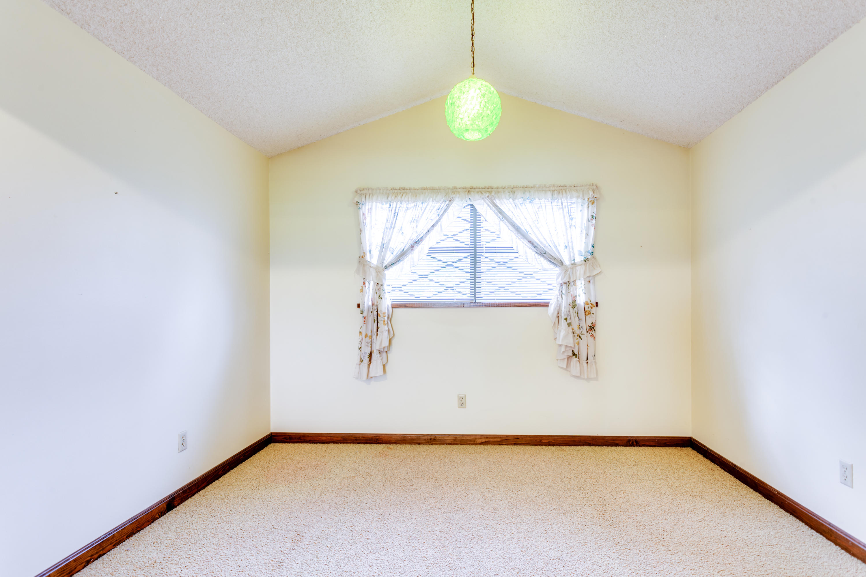 1075 West Hunt Road Alcoa, TN 37701 - Photo 18 of 30 024180409-3-1075WHuntRdAlcoaTN-FULL SIZE