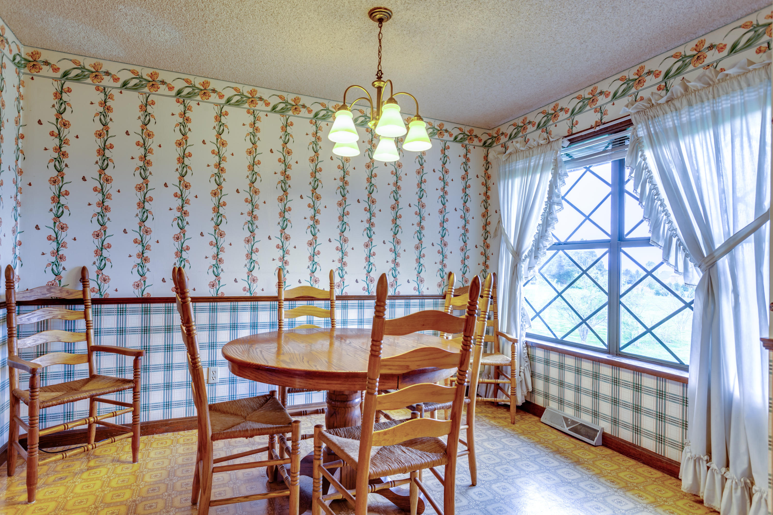 1075 West Hunt Road Alcoa, TN 37701 - Photo 9 of 30 011180409-3-1075WHuntRdAlcoaTN-FULL SIZE