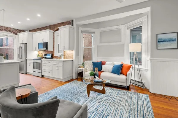 $1,099,000 | 39 Kent Street, Unit 4, Brookline, MA 02445