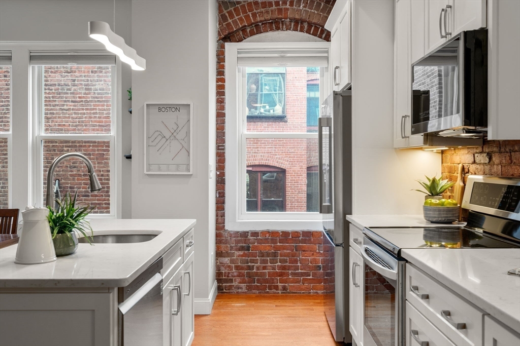 39 Kent Street, Unit 4 Brookline, MA 02445 - Photo 3 of 24