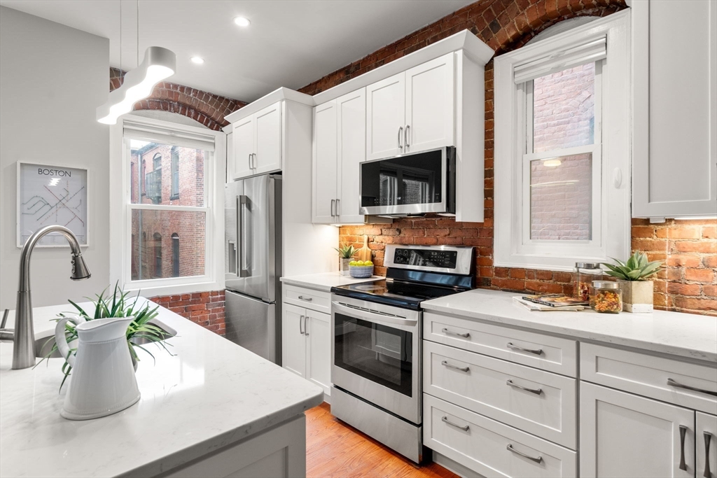 39 Kent Street, Unit 4 Brookline, MA 02445 - Photo 4 of 24