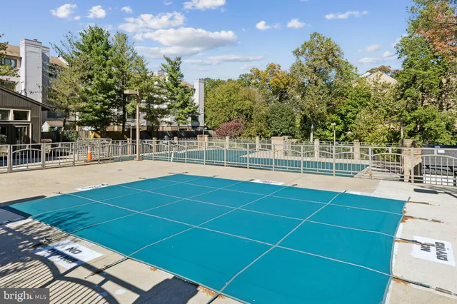 a view of a tennis court