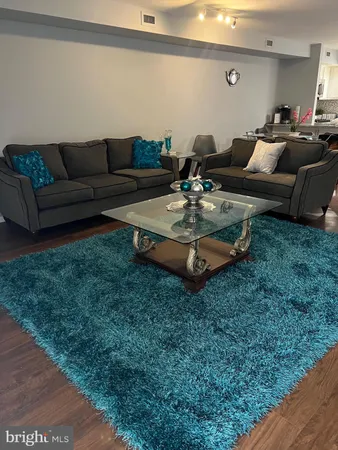 $2,700 | 16 Township Line Road, Elkins Park, PA 19027