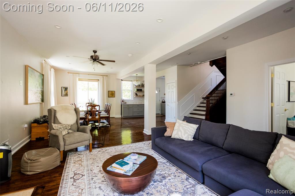 227 Melbourne Street Detroit, MI 48202 - Photo 6 of 50