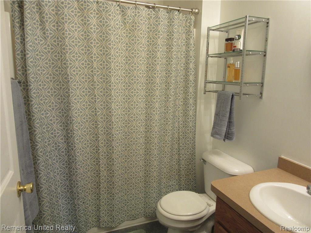 19941 Inkster Road Livonia, MI 48152 - Photo 18 of 25