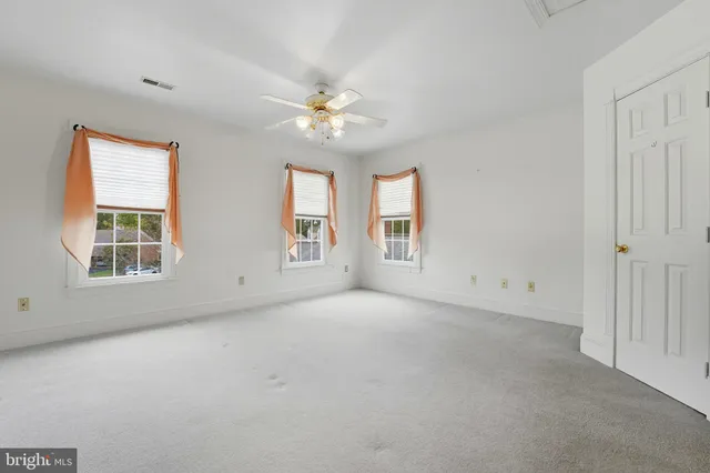 a view of a livingroom with furniture