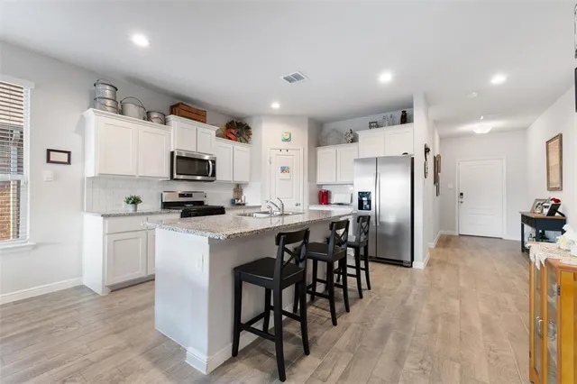 $288,000 | 128 Birch Frst Lane, Boyd, TX 76023