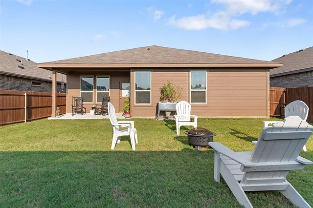 $288,000 | 128 Birch Frst Lane, Boyd, TX 76023