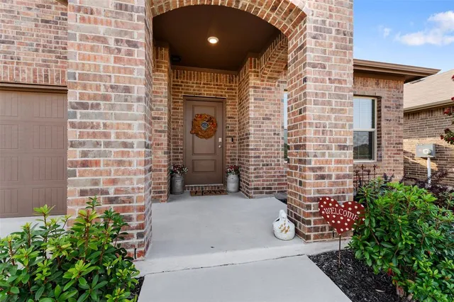 $288,000 | 128 Birch Frst Lane, Boyd, TX 76023