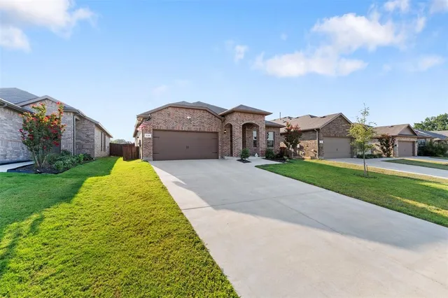 $288,000 | 128 Birch Frst Lane, Boyd, TX 76023