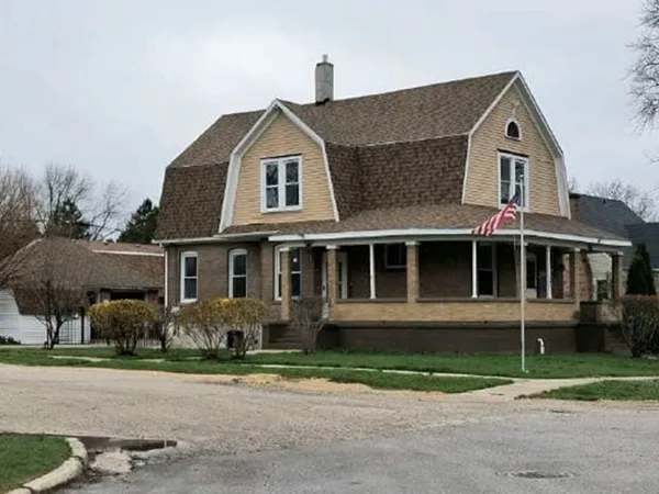 $326,500 | 558 North Crystal Avenue, Elgin, IL 60123
