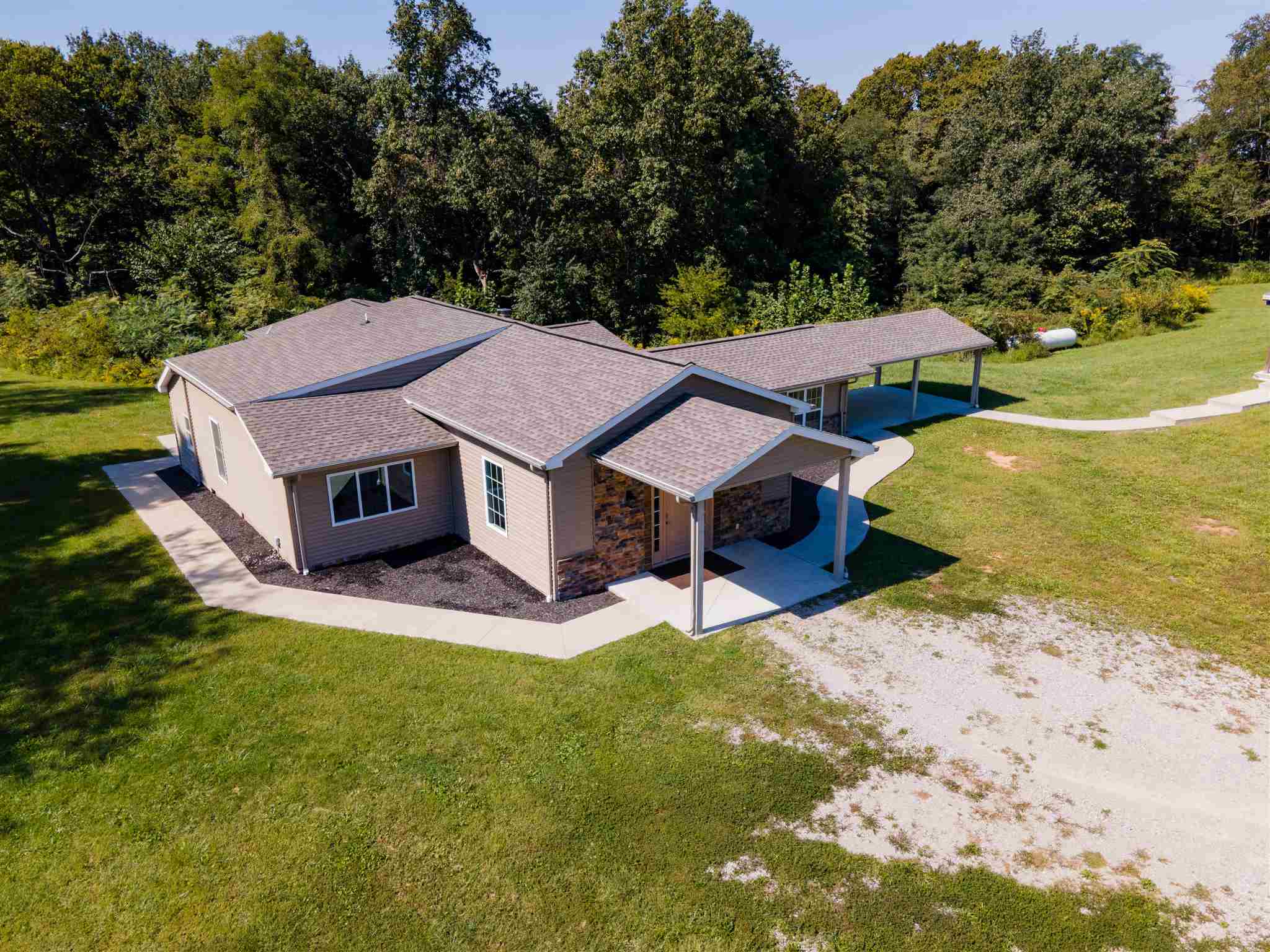 7019 Yankeetown Road Newburgh, IN 47630 - Photo 2 of 36 Gallery Image 2