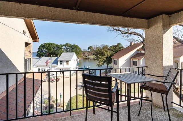 $229,500 | 1933 Island Circle, Unit B209, Tool, TX 75143