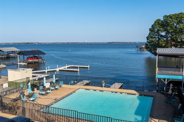 $229,500 | 1933 Island Circle, Unit B209, Tool, TX 75143