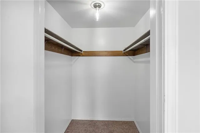 $129,900 | 952 Crescent Drive, Independence, KS 67301